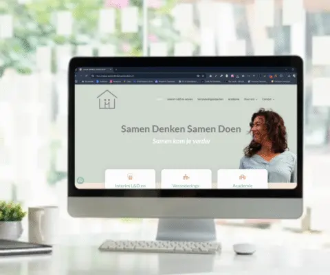 Website van Samen Denken Samen Doen op een desktop, ontworpen door Studio The WebCreator met focus op strategie, branding en samenhang.