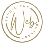 een rond logo van Studio The WebCreator, wit met gouden letters.